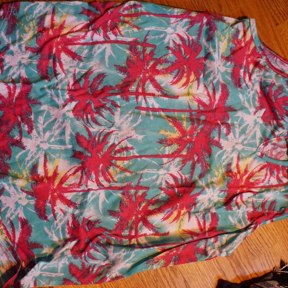 palm tree tank (NWOT)